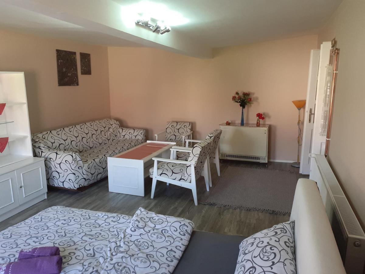 Mega Apartment Subotica Luaran gambar